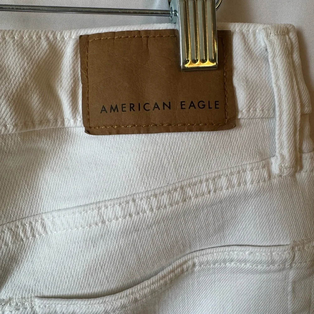 American Eagle Outfitters Men's White Slim Straight Ripped Jeans